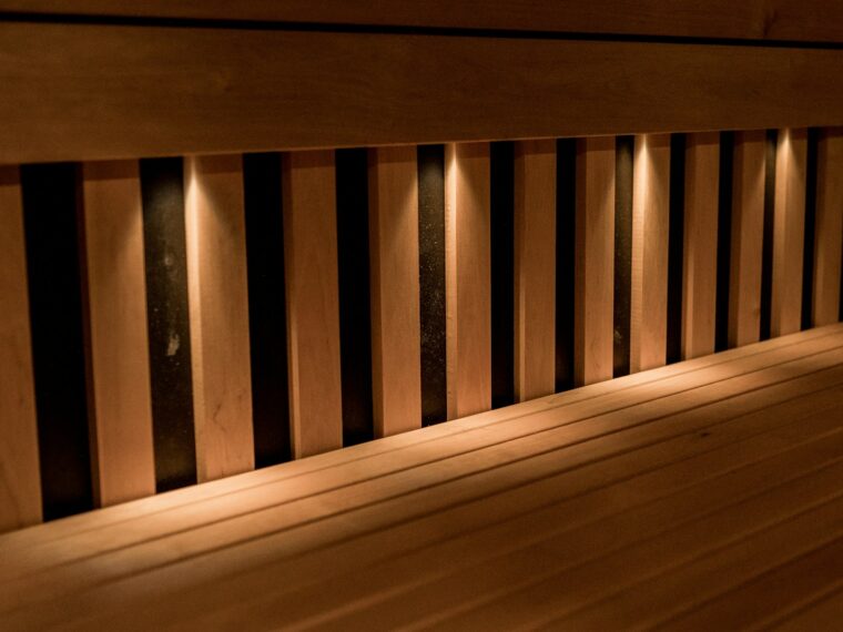 akustikpaneler på vägg inomhus